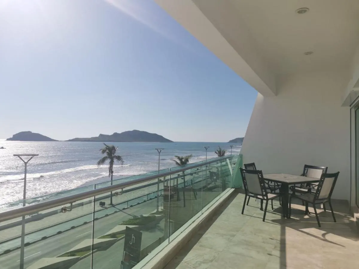 Hermoso Y Moderno Departamento Frente Al Malecon Con Preciosa Vista Al Mar Mazatlán